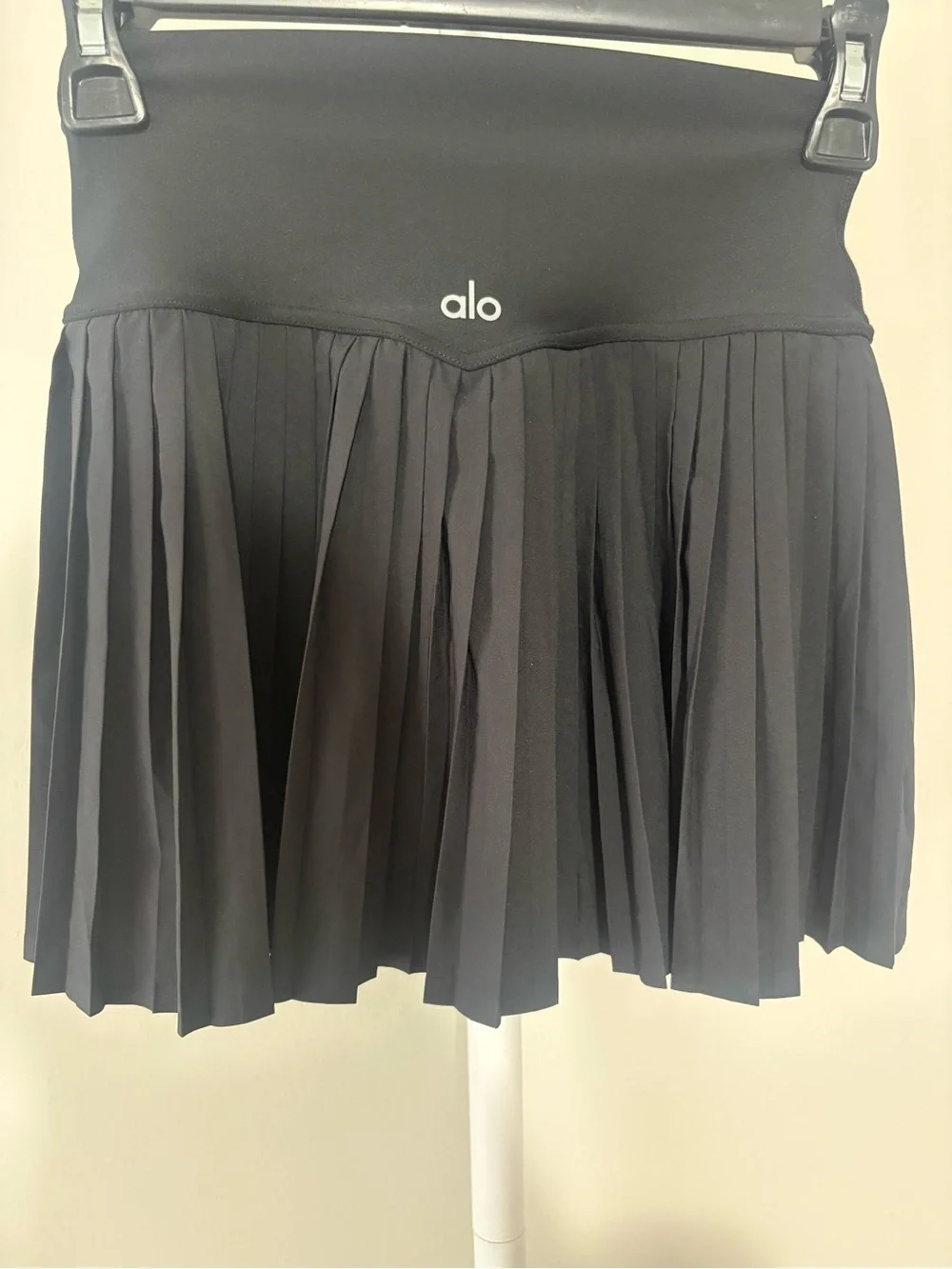 ALO Yoga Black Pleated Mini Skirt with Logo Waistband